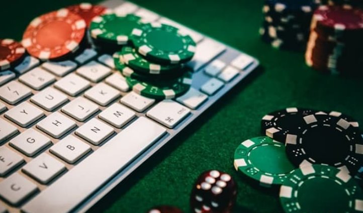 Kỹ thuật canh bài trong Baccarat là gì?